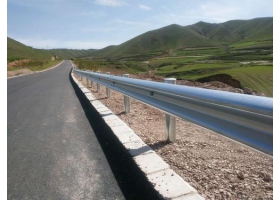 博尔塔拉蒙古自治州公路波形护栏工程